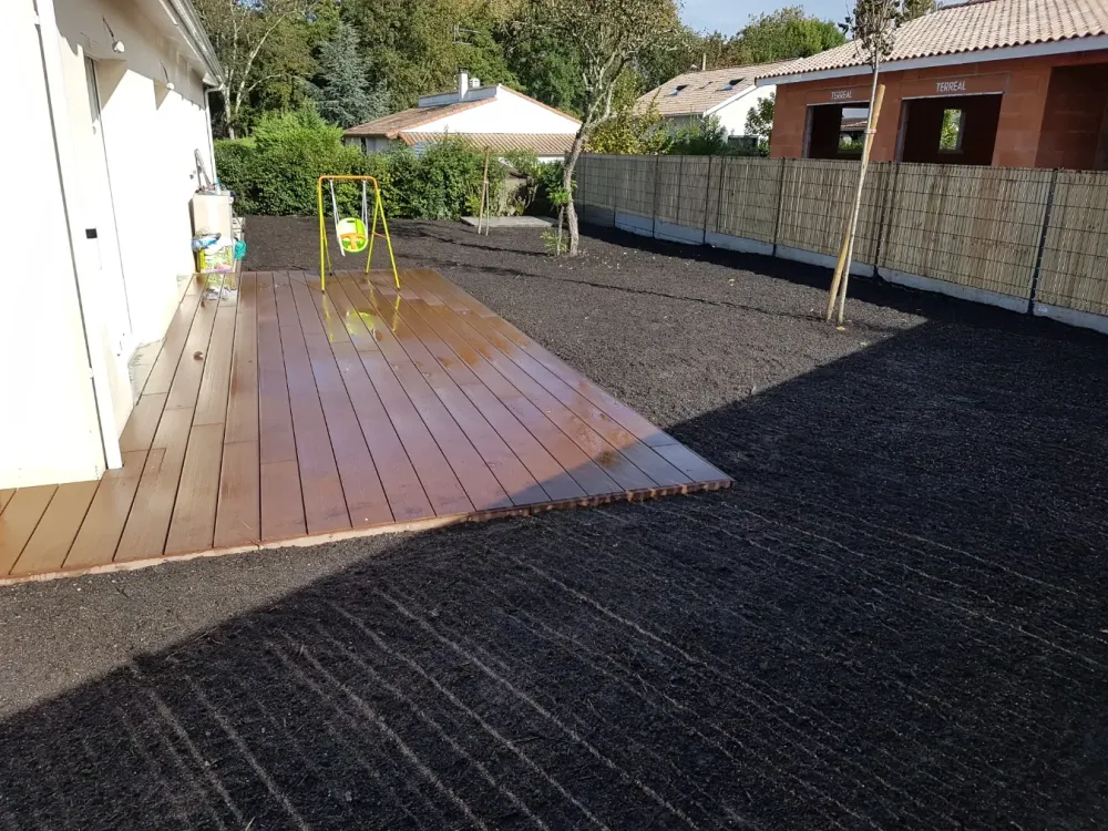 terrasse composite + semis de gazon + cloture
