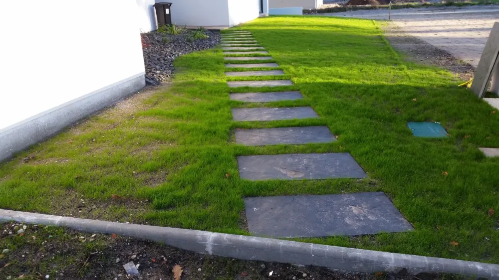 cheminement en dalle d ardoise